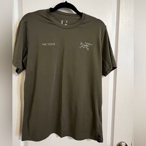 Arc’teryx Men’s workout shirt